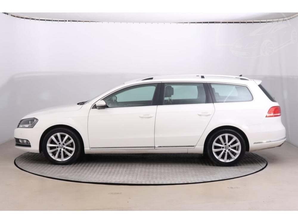 2011 Volkswagen PASSAT - 5