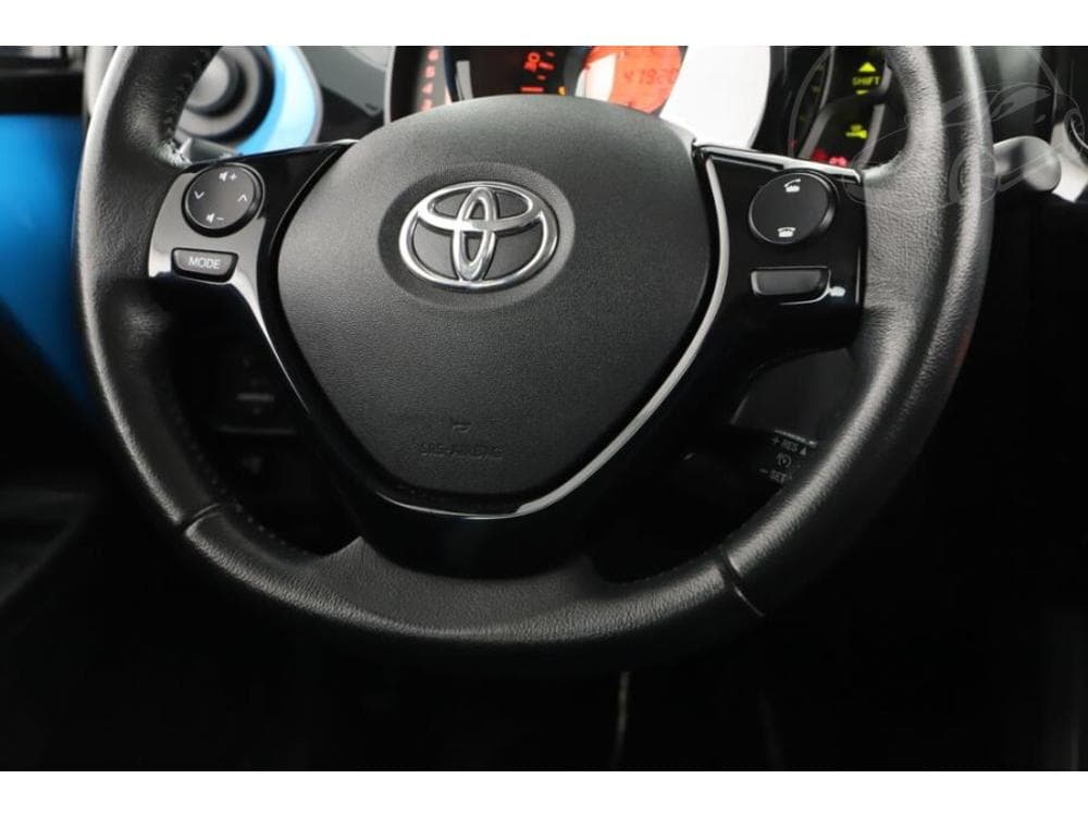 2015 Toyota AYGO - 23