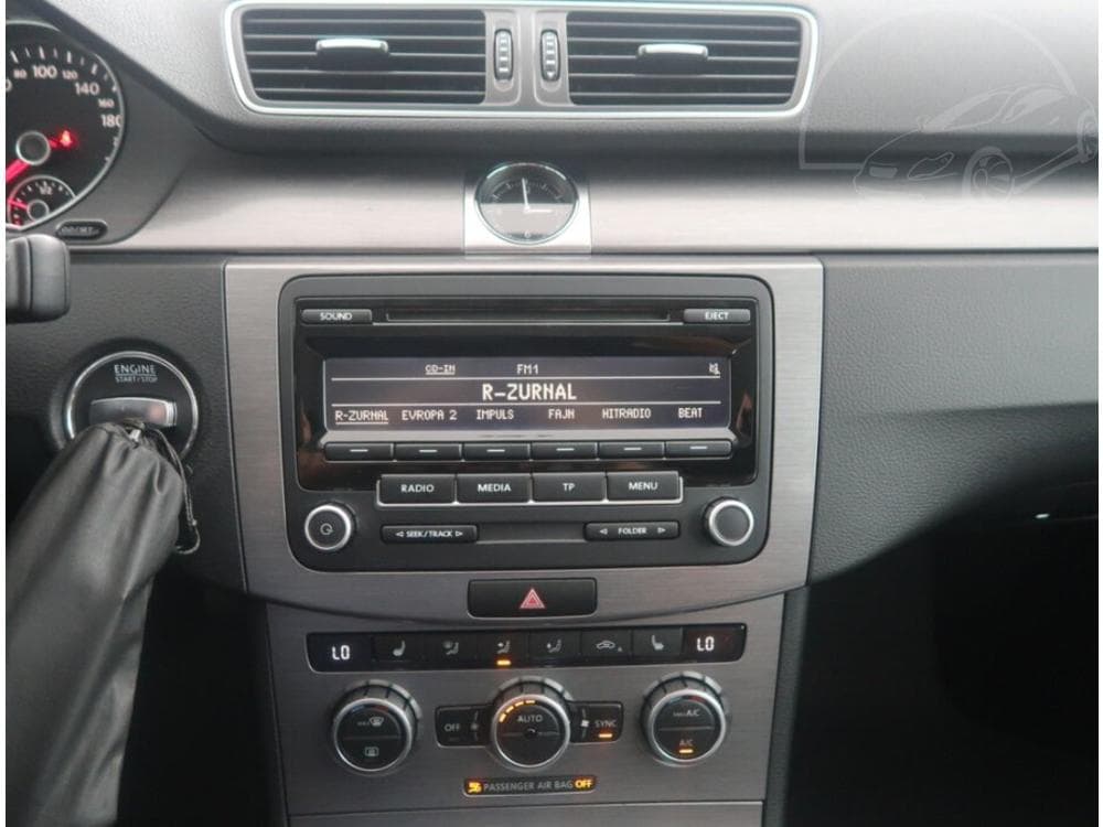 2013 Volkswagen PASSAT - 19