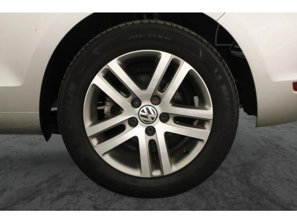 2011 Volkswagen GOLF - 21
