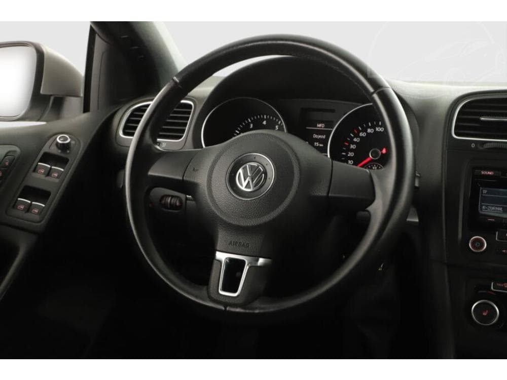 2011 Volkswagen GOLF - 23