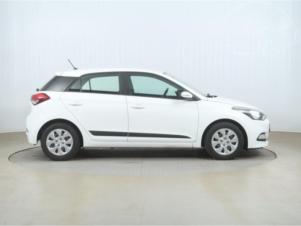2016 Hyundai i20 - 7
