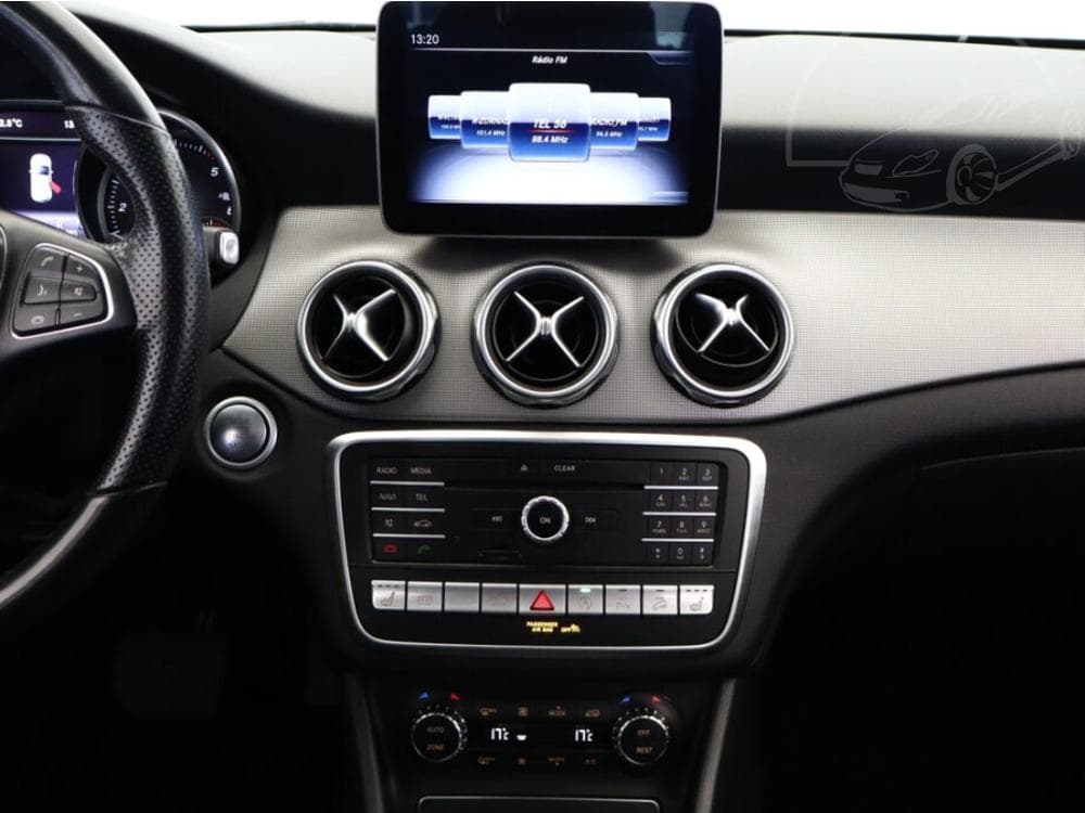 2018 Mercedes-Benz GLA - 10
