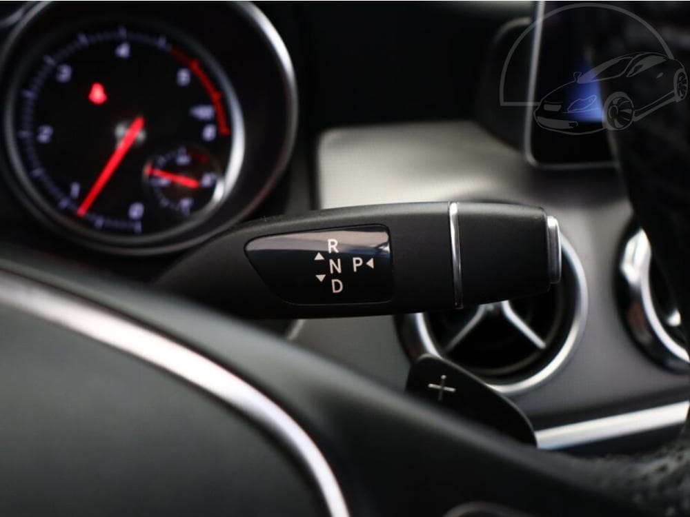 2018 Mercedes-Benz GLA - 11