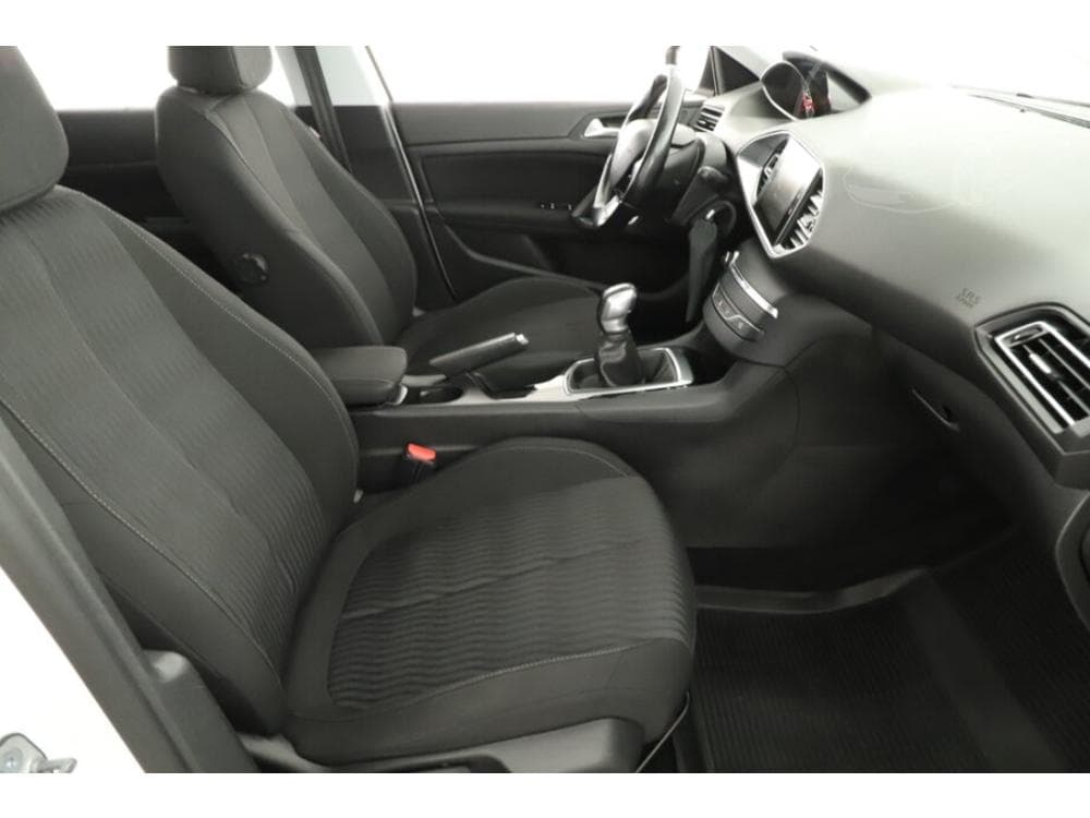 2017 Peugeot 308 - 7