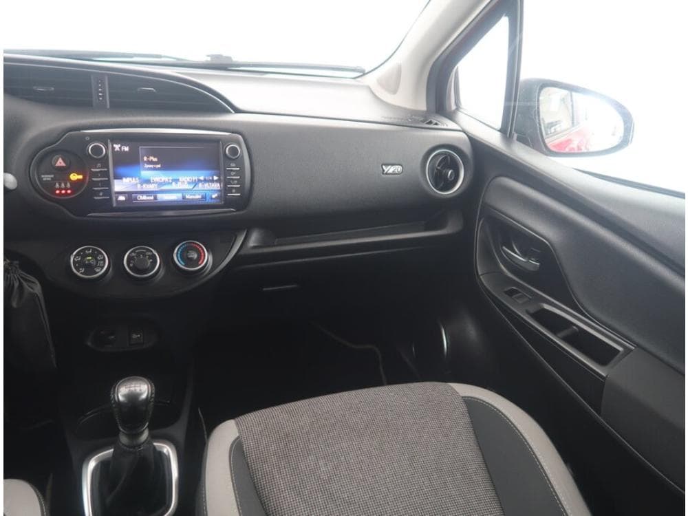 2019 Toyota YARIS - 8