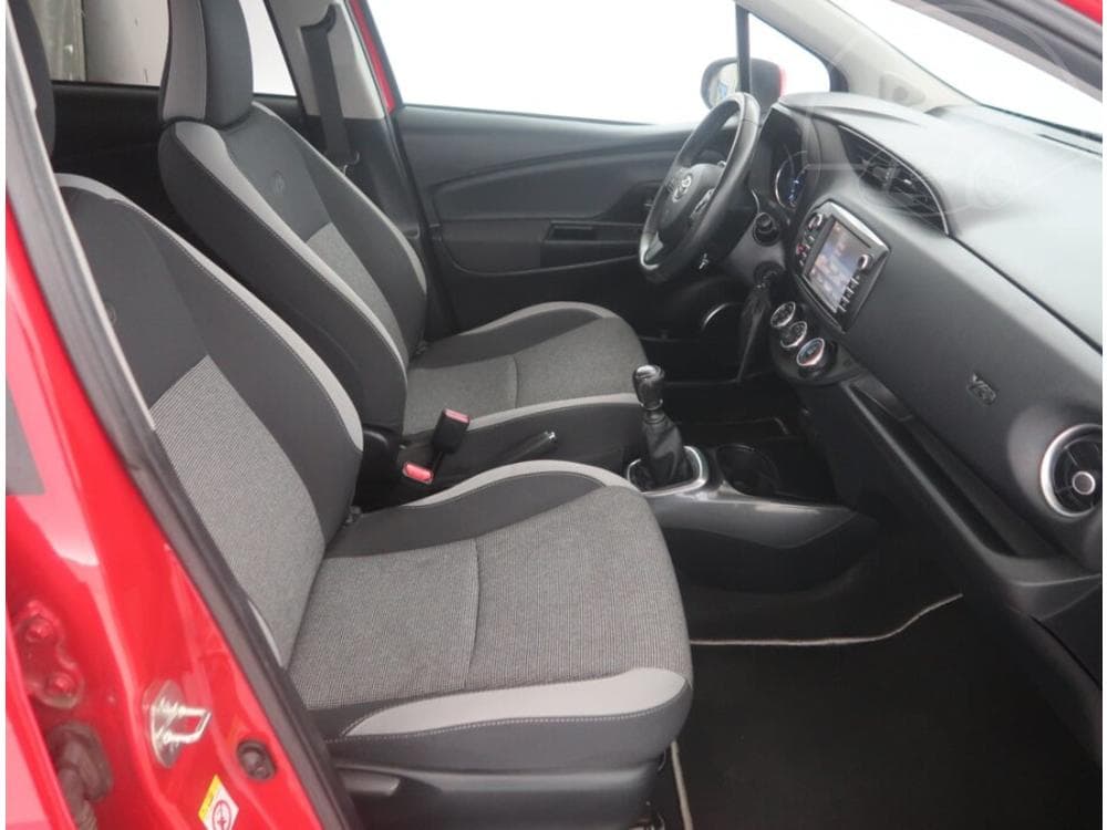 2019 Toyota YARIS - 9