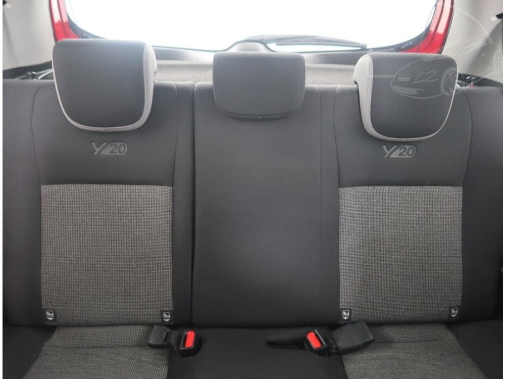 2019 Toyota YARIS - 10