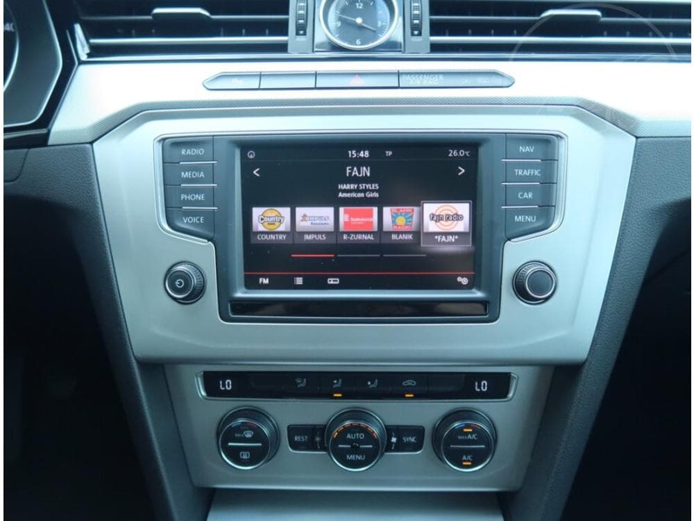 2016 Volkswagen PASSAT - 12