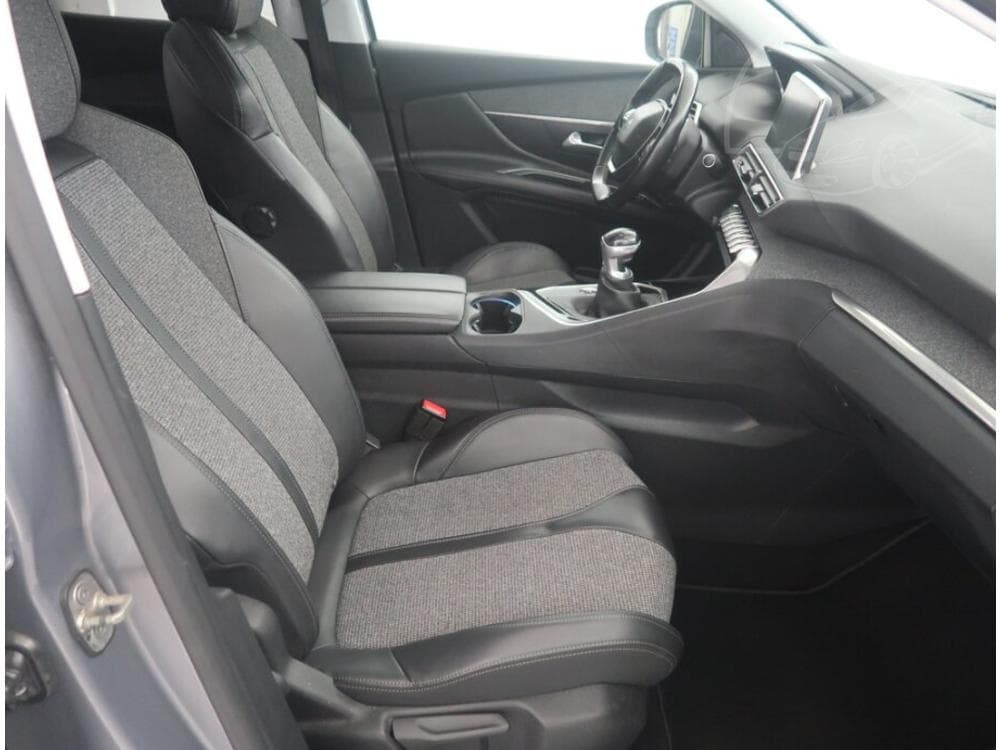 2018 Peugeot 3008 - 9