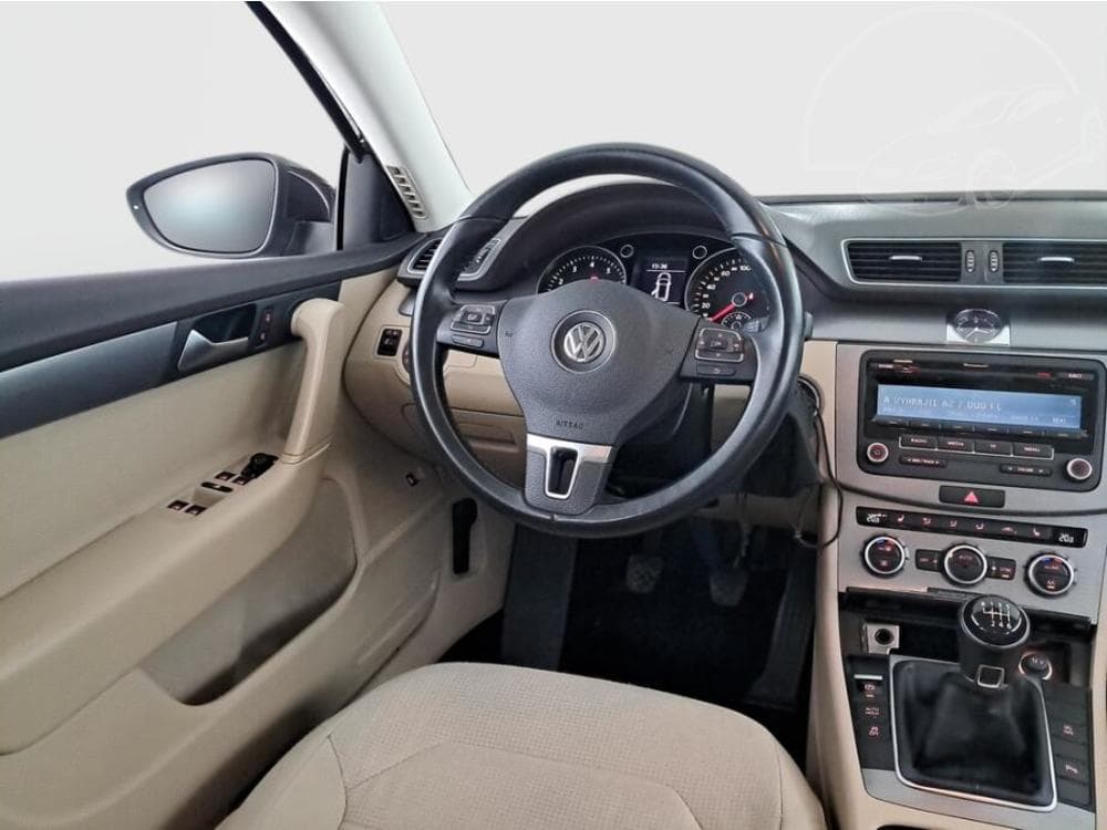 2013 Volkswagen PASSAT - 7