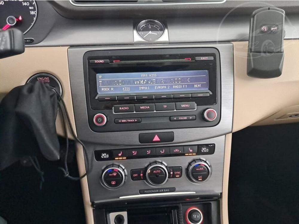 2013 Volkswagen PASSAT - 12