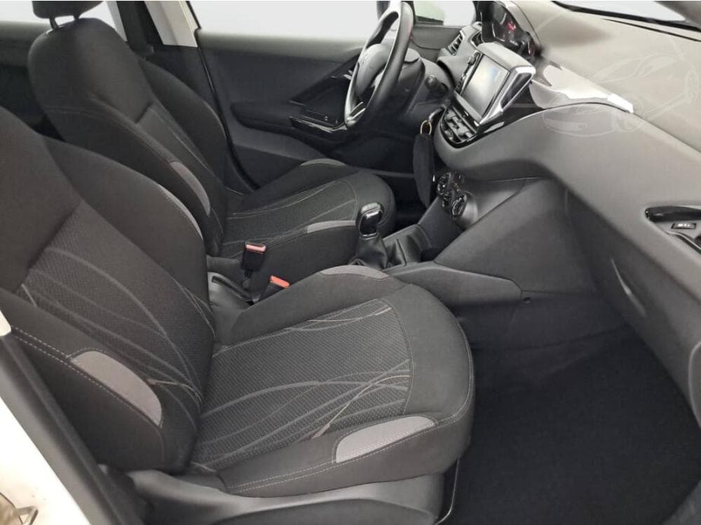 2014 Peugeot 208 - 9