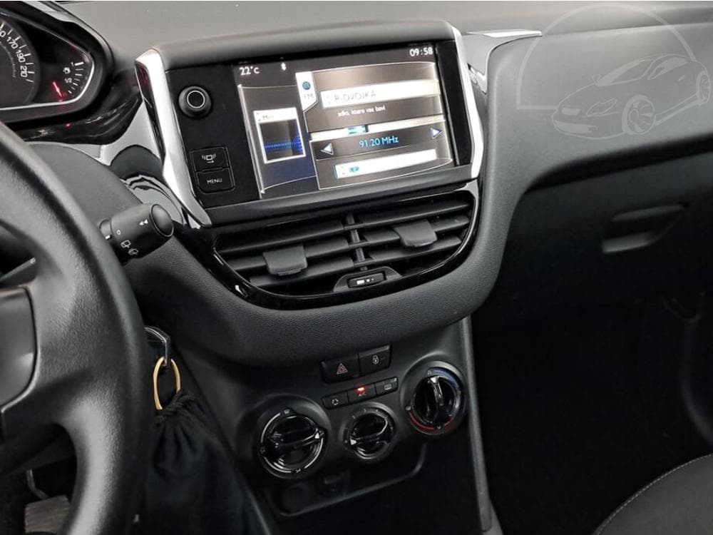 2014 Peugeot 208 - 12