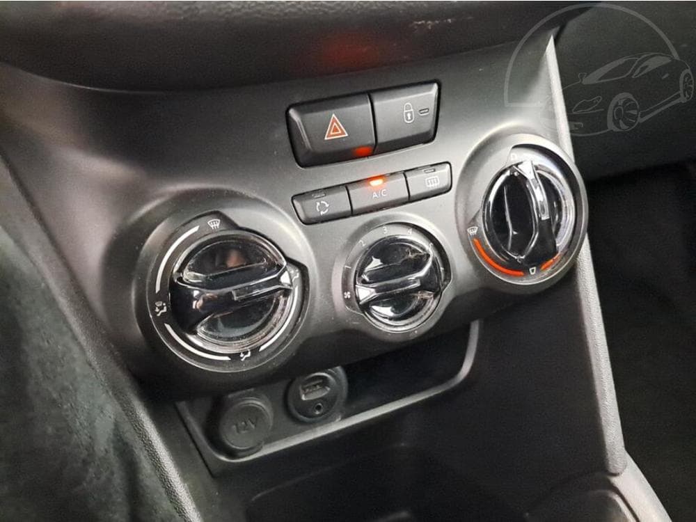 2014 Peugeot 208 - 14