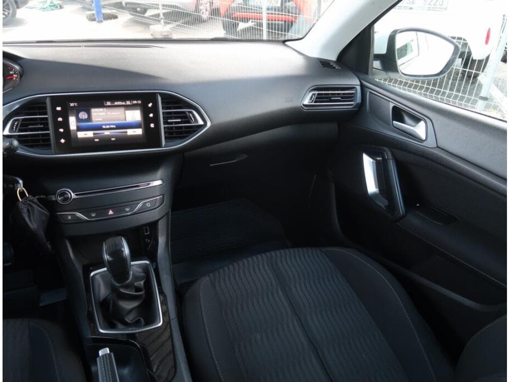 2017 Peugeot 308 - 8