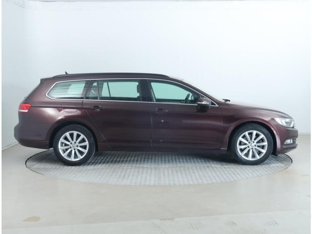 2018 Volkswagen PASSAT - 6