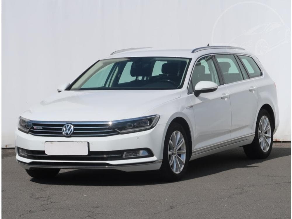 2018 Volkswagen PASSAT - 2