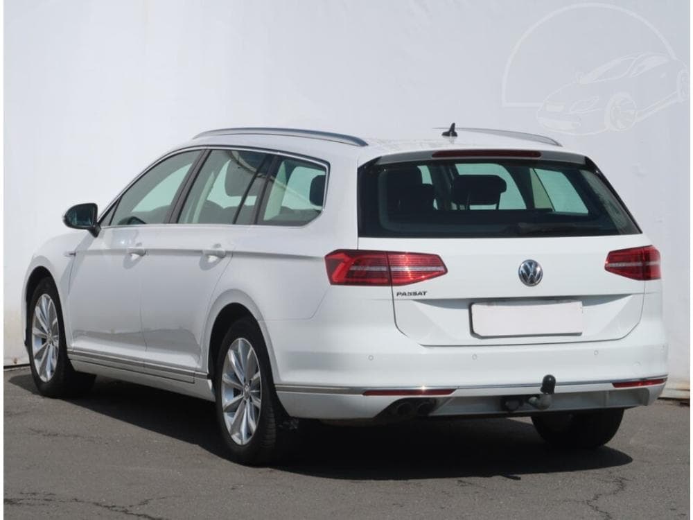 2018 Volkswagen PASSAT - 4