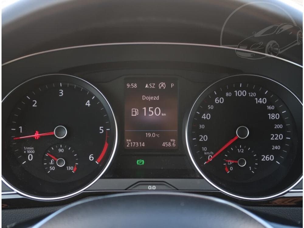 2018 Volkswagen PASSAT - 11