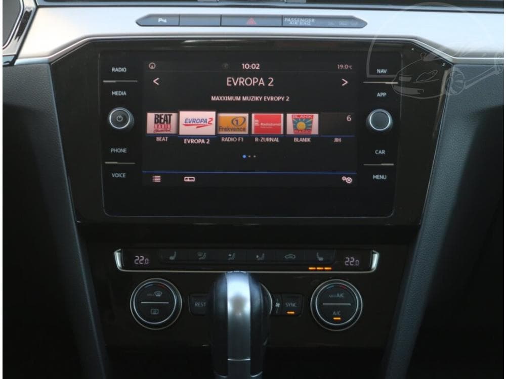 2018 Volkswagen PASSAT - 12