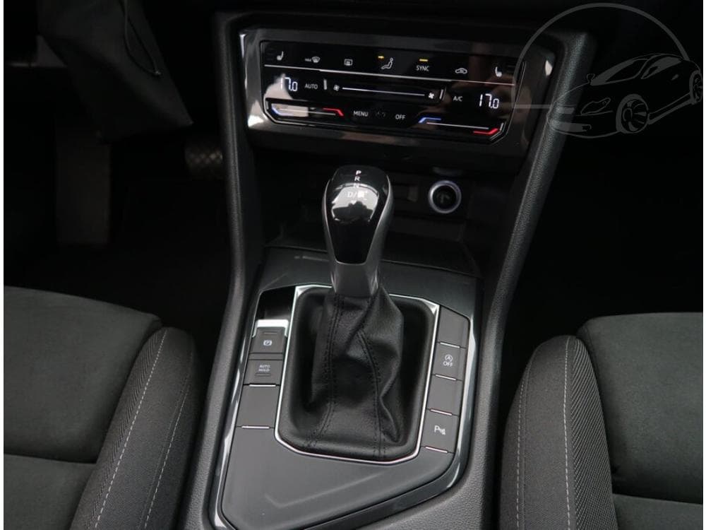 2021 Volkswagen TIGUAN - 13