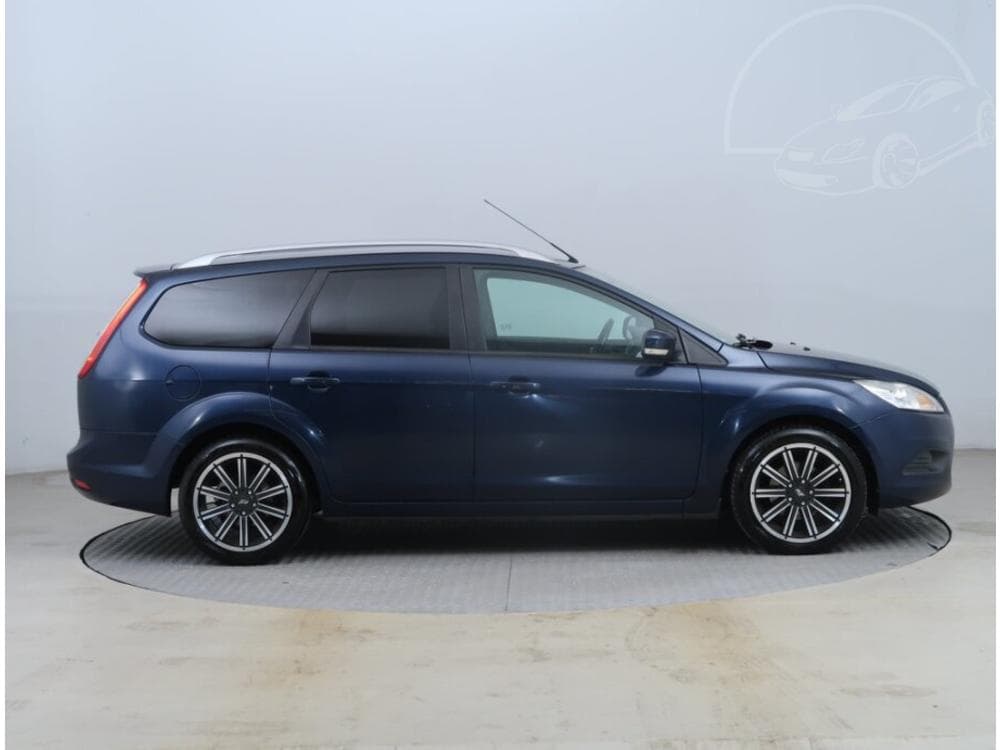 2010 Ford FOCUS - 6