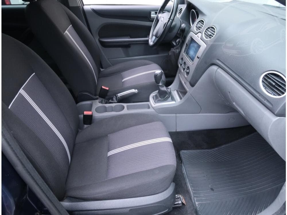 2010 Ford FOCUS - 9