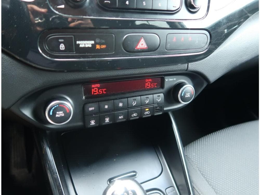2015 Kia CARENS - 15