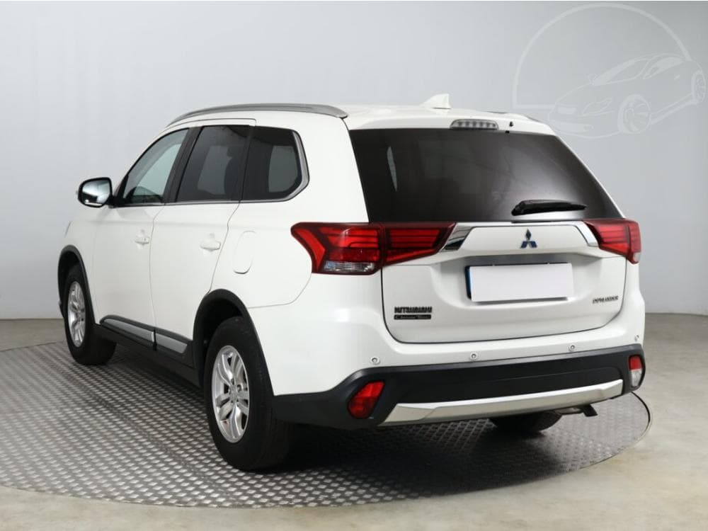 2018 Mitsubishi OUTLANDER - 4
