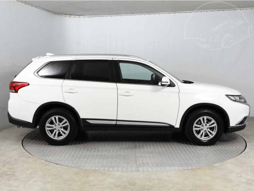 2018 Mitsubishi OUTLANDER - 6