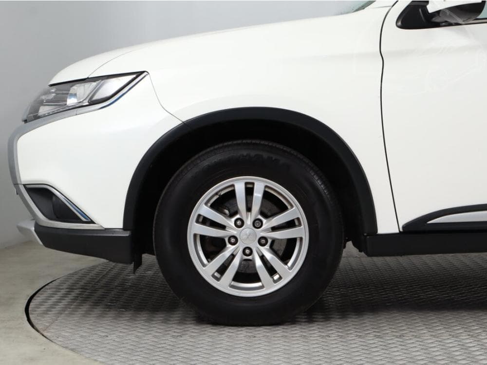 2018 Mitsubishi OUTLANDER - 12
