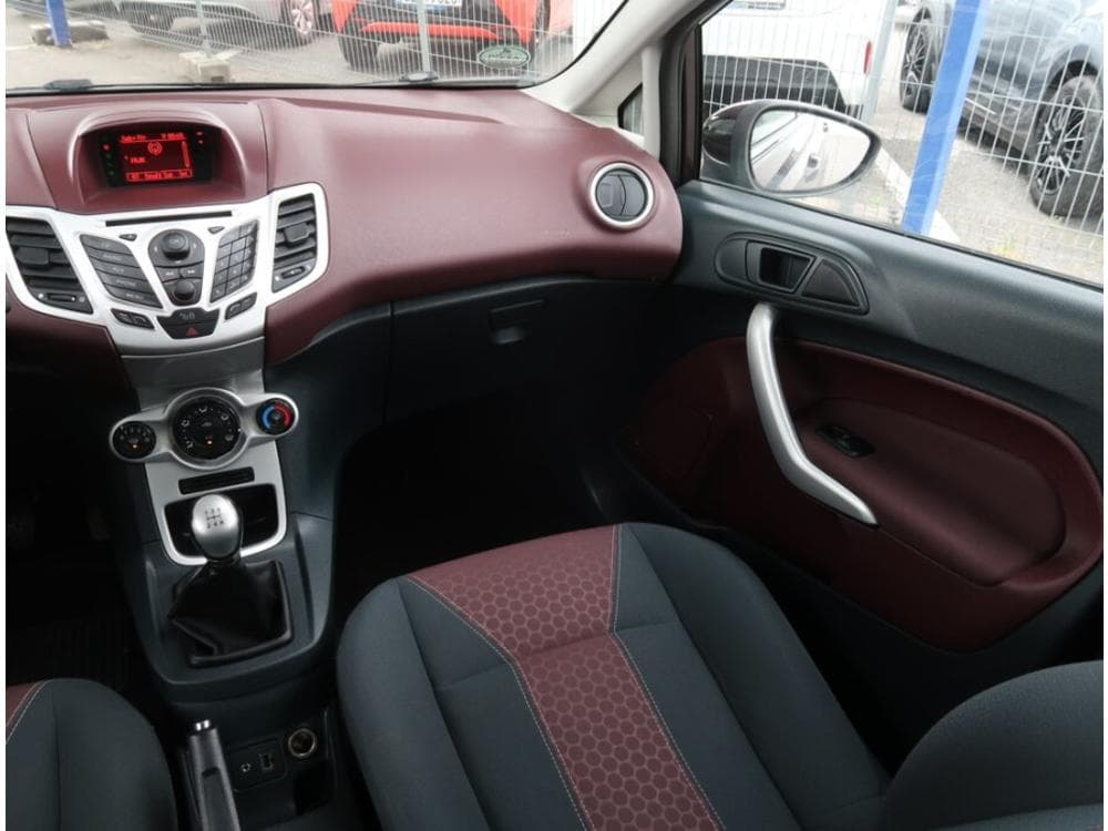 2008 Ford FIESTA - 8