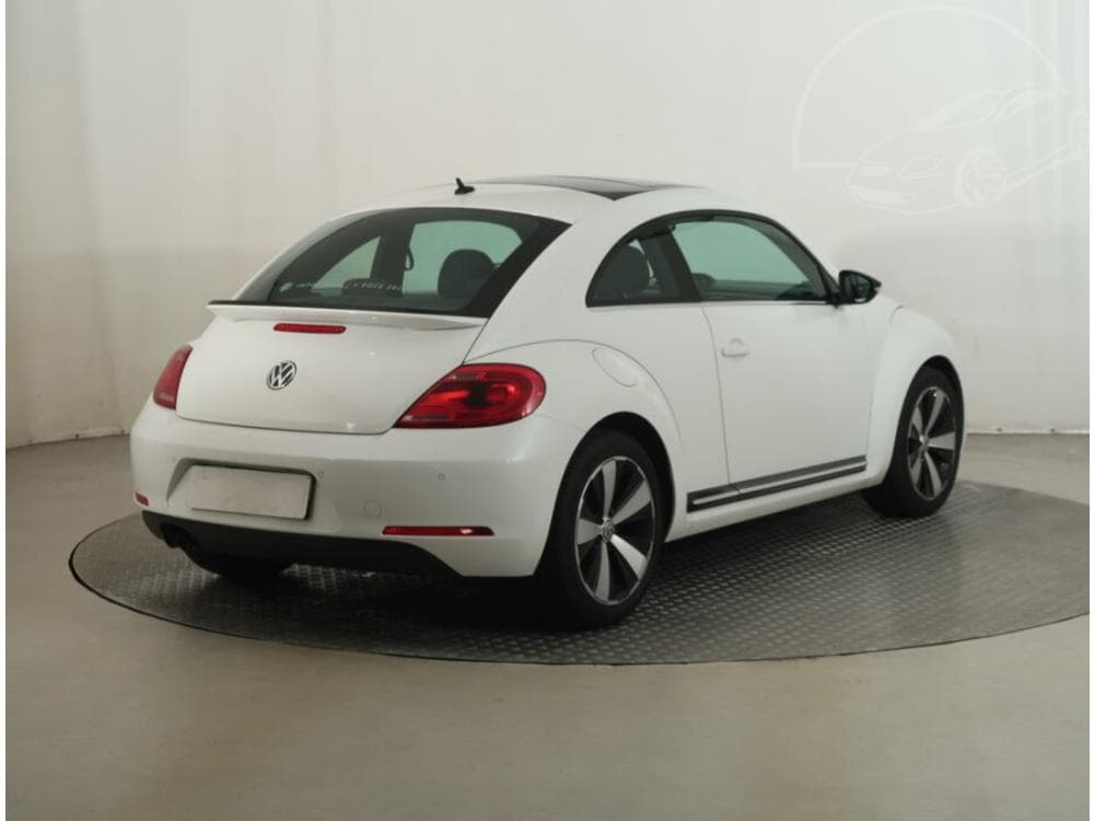 2012 Volkswagen BEETLE - 5