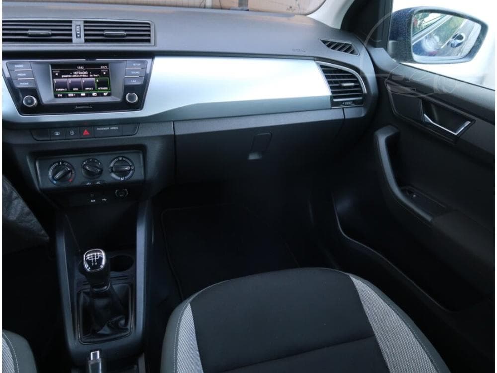 2017 Škoda FABIA - 8