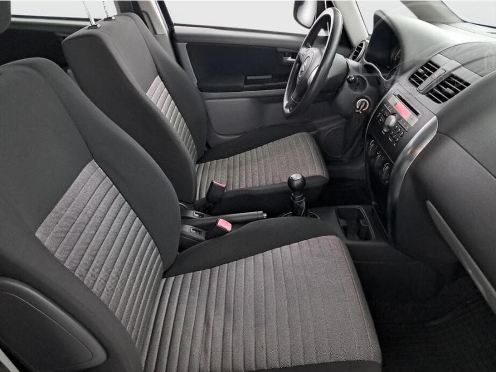 2011 Suzuki SX4 - 9