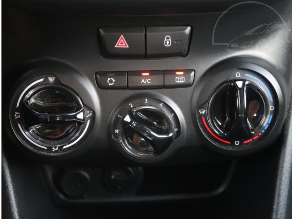 2013 Peugeot 208 - 15
