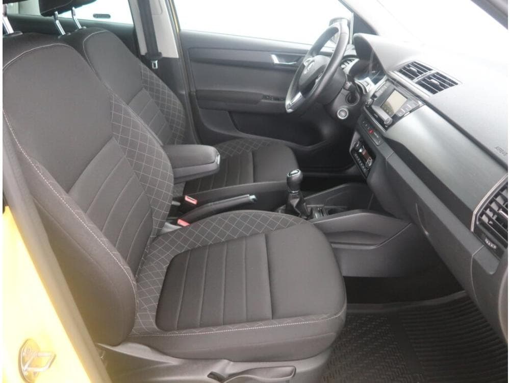 2015 Škoda FABIA - 9