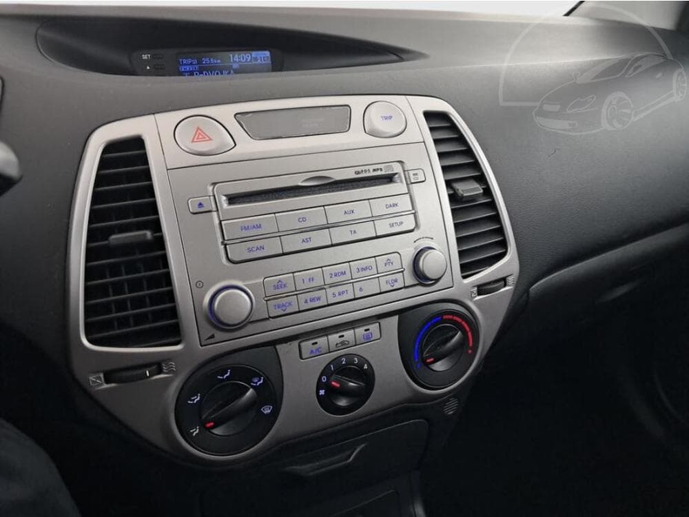 2011 Hyundai i20 - 12