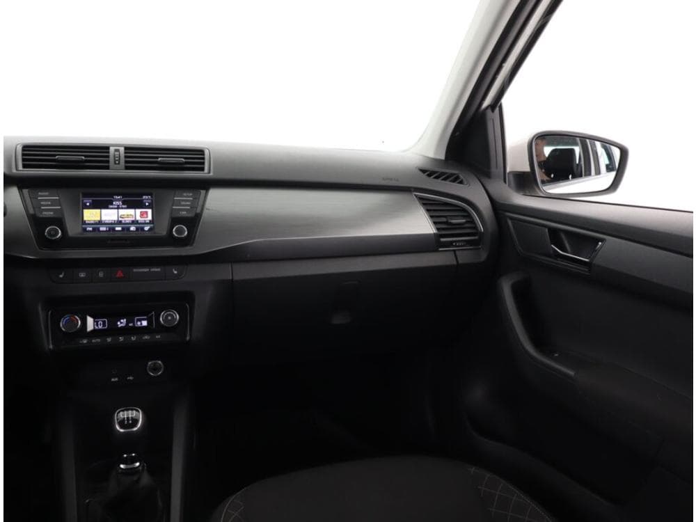 2015 Škoda FABIA - 8