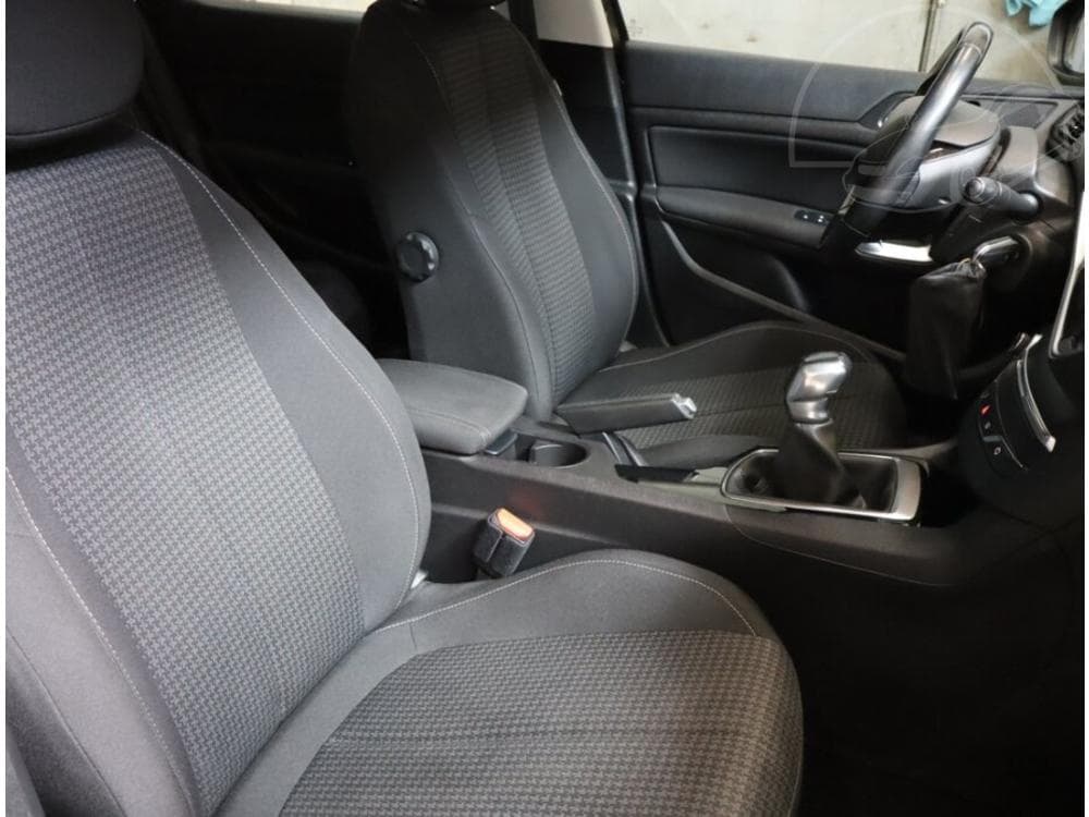 2018 Peugeot 308 - 9