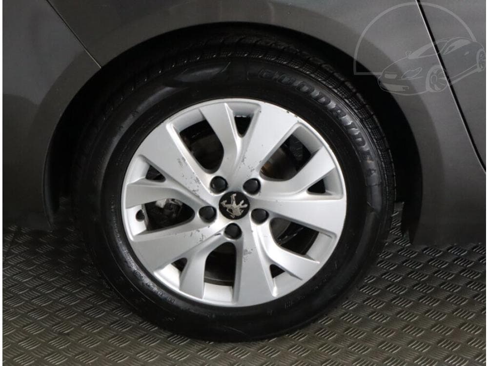 2018 Peugeot 308 - 15