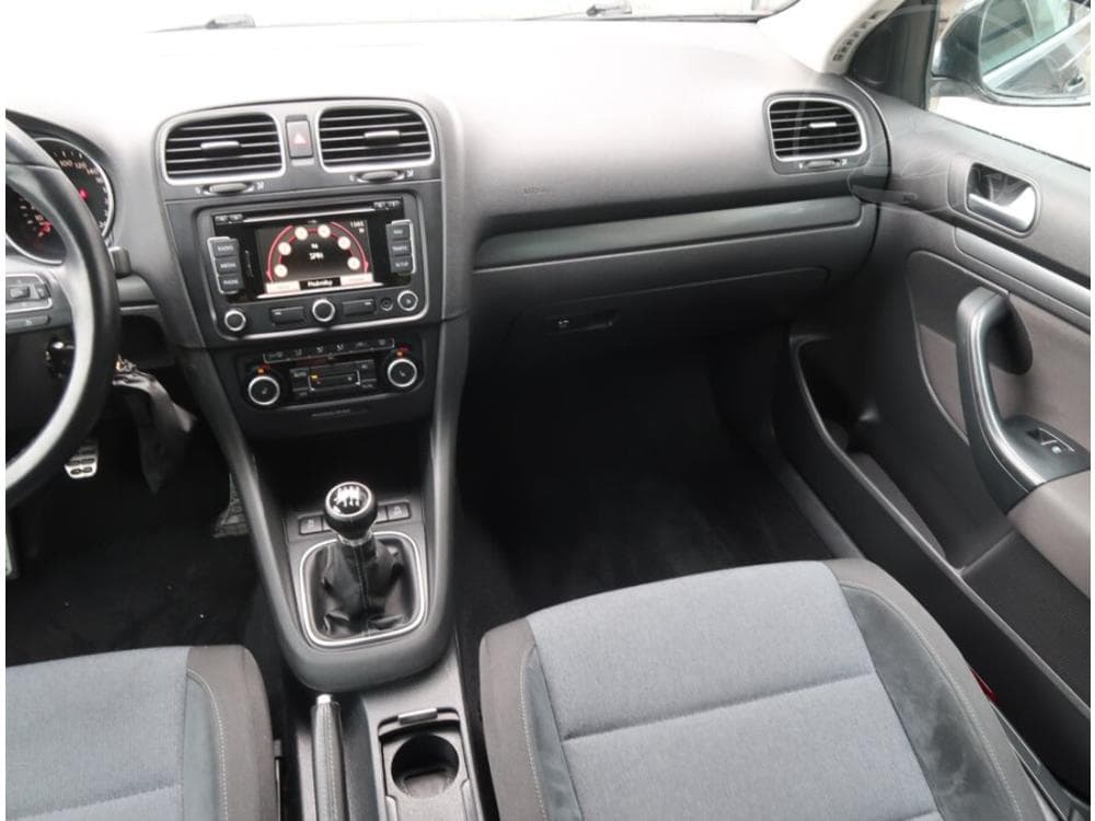 2011 Volkswagen GOLF - 8