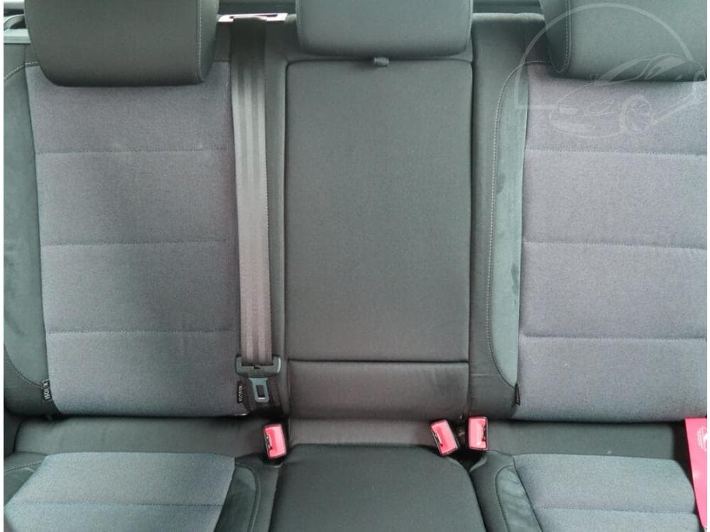 2011 Volkswagen GOLF - 10