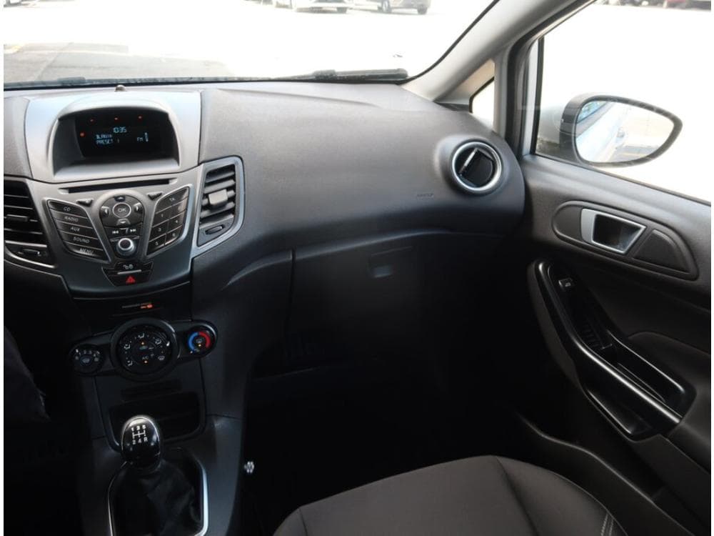 2015 Ford FIESTA - 8