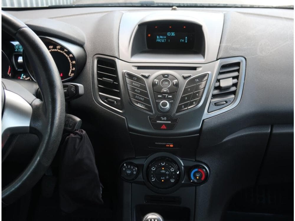 2015 Ford FIESTA - 12