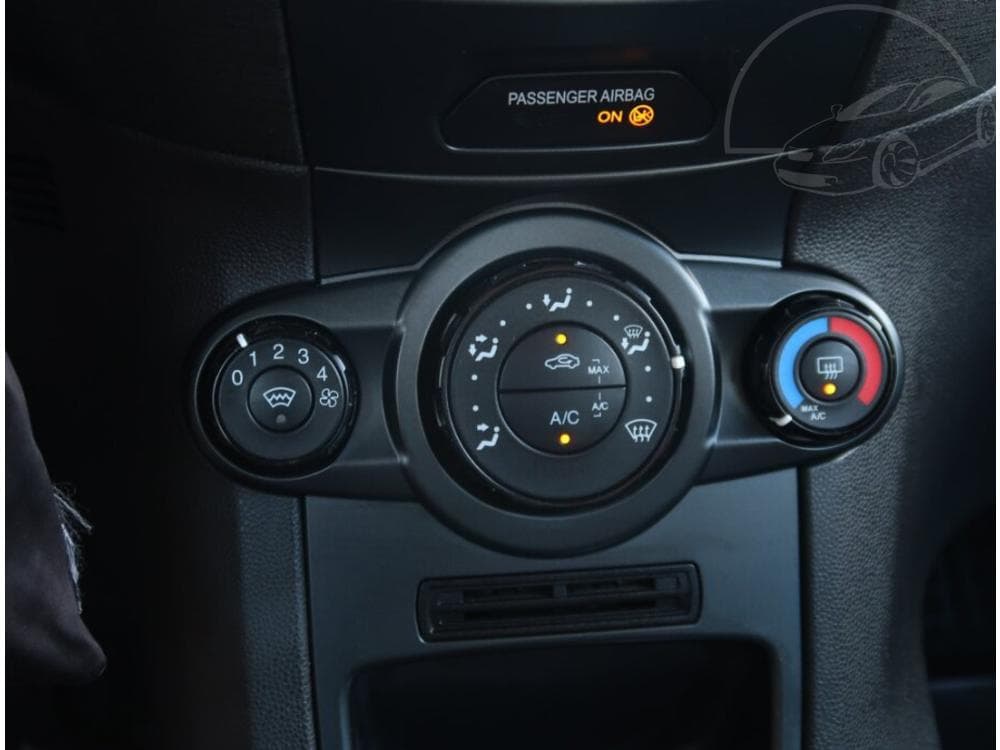 2015 Ford FIESTA - 15