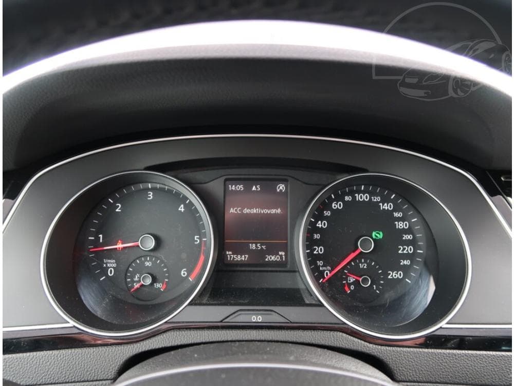 2016 Volkswagen PASSAT - 11