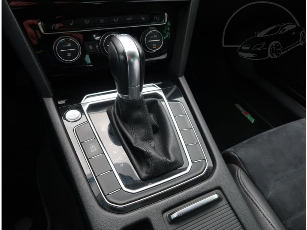 2016 Volkswagen PASSAT - 13