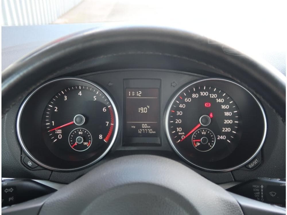 2011 Volkswagen GOLF - 11